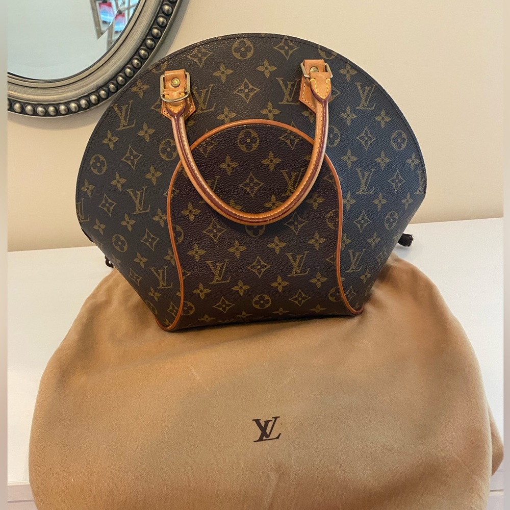 Louis Vuitton Ellipse Monogram MM handbag